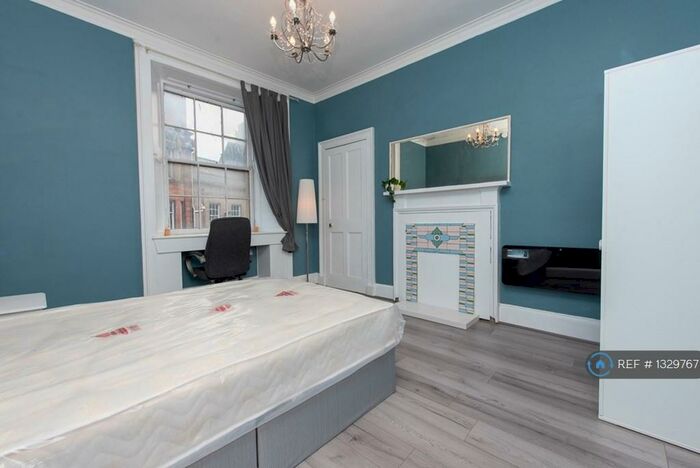 3 Bedroom Flat To Rent In Port Street, Stirling, FK8