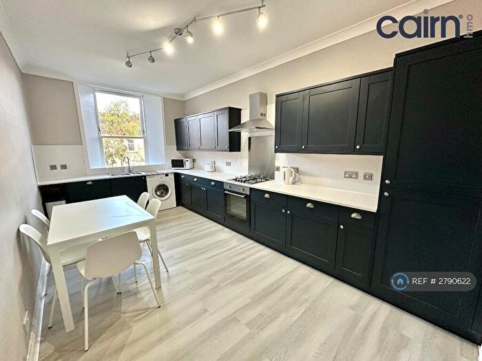 5 Bedroom Flat To Rent In Woodlands, Glasgow, G4