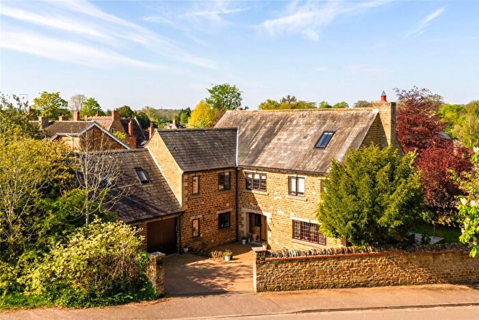 6 Bedroom Detached House For Sale In Badgers Close, Bugbrooke, Northampton, Northamptonshire, NN7