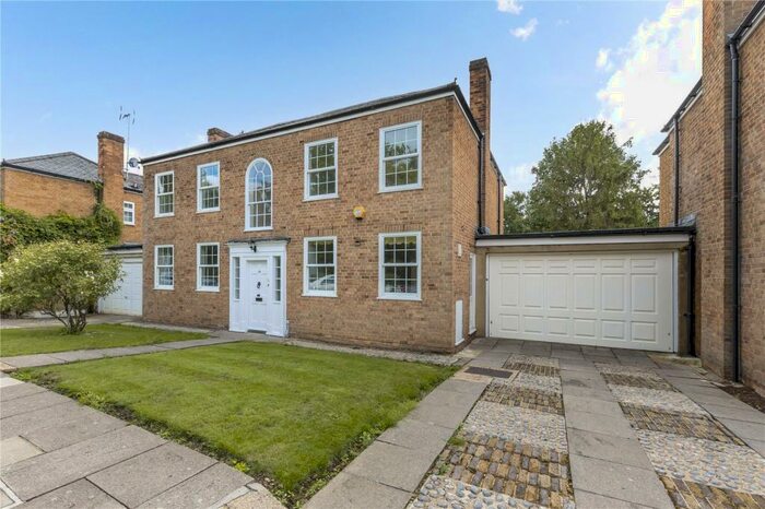 4 Bedroom Detached House To Rent In The Moat, New Malden, Surrey, KT3