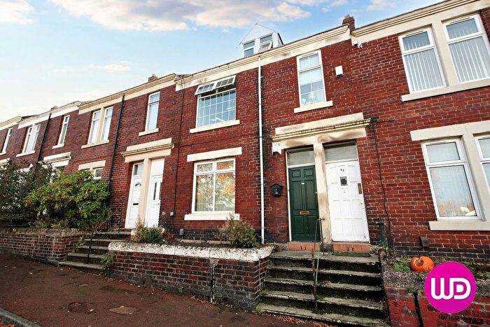 4 Bedroom Maisonette For Sale In Faraday Grove, Bensham, Gateshead, Tyne Amp; Wear, NE8
