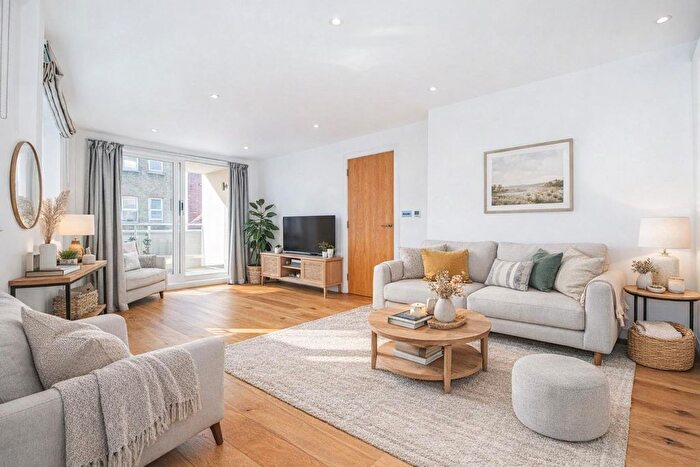 2 Bedroom Property To Rent In Cavell Street, London, E1