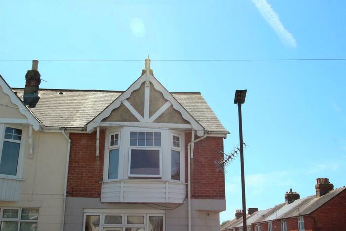 2 Bedroom Apartment To Rent In Upper Yarborough Road, East Cowes, PO32