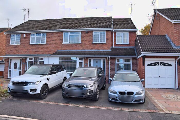 5 Bedroom Semi-Detached House To Rent In Chessington Crescent, Trentham, Stoke-On-Trent, ST4