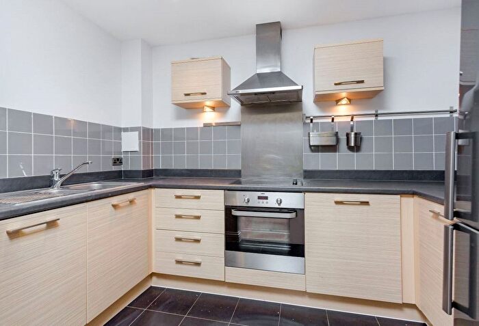 3 Bedroom Flat To Rent In Charcot Road, London, NW9