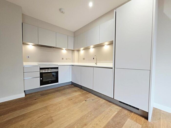 2 Bedroom Flat To Rent In East Barnet Road, Barnet, EN4