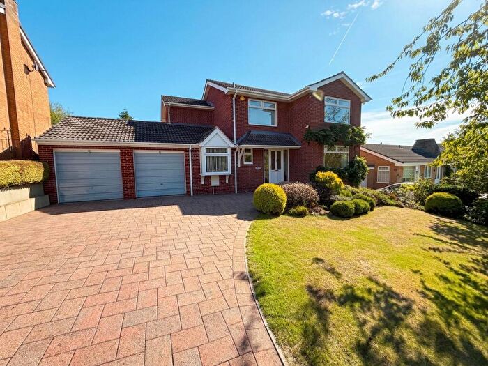 4 Bedroom Detached House For Sale In Woodfoot Road, Rotherham, S60
