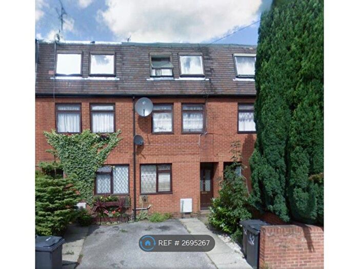 1 Bedroom Flat To Rent In First Floor, London, N22