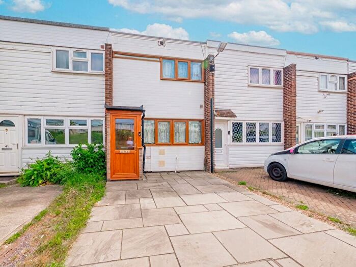 2 Bedroom House For Sale In Vigerons Way, Grays, RM16