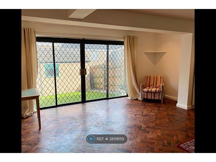 3 Bedroom End Terrace House To Rent In Pekin Close, London, E14