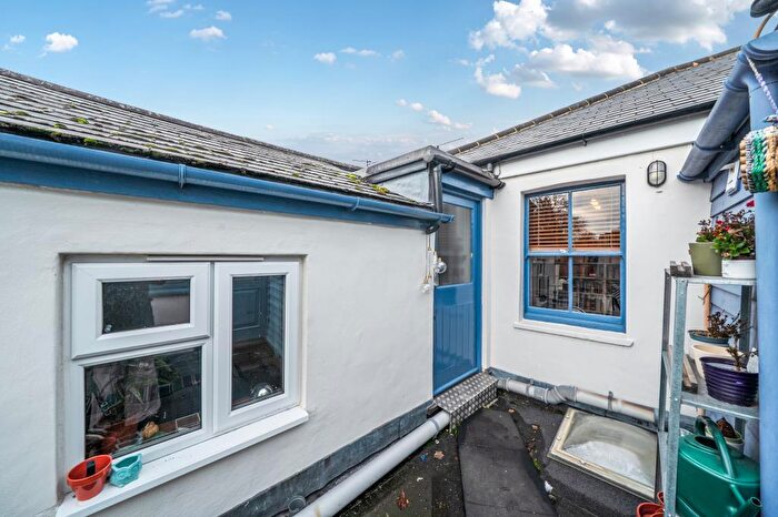 1 Bedroom Flat For Sale In North Parade Avenue, Central North Oxford, OX2