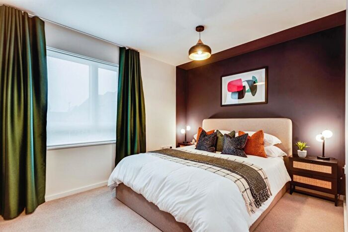 3 Bedroom Terraced House For Sale In Oakfield, Swindon, SN3