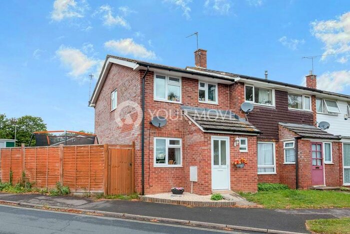 2 Bedroom House To Rent In Stukeley Road, Basingstoke, Hampshire, RG21