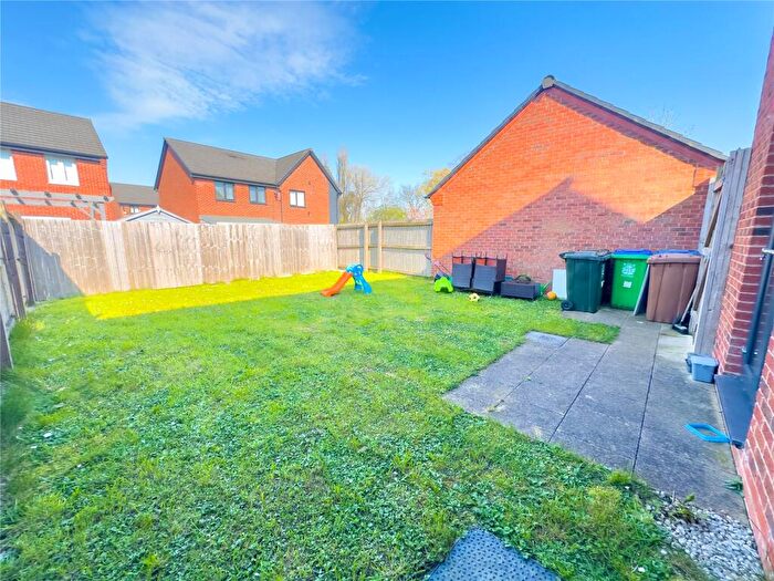 3 Bedroom Semi-Detached House For Sale In Satin Drive, East Hollinsfield, Middleton, Manchester, M24