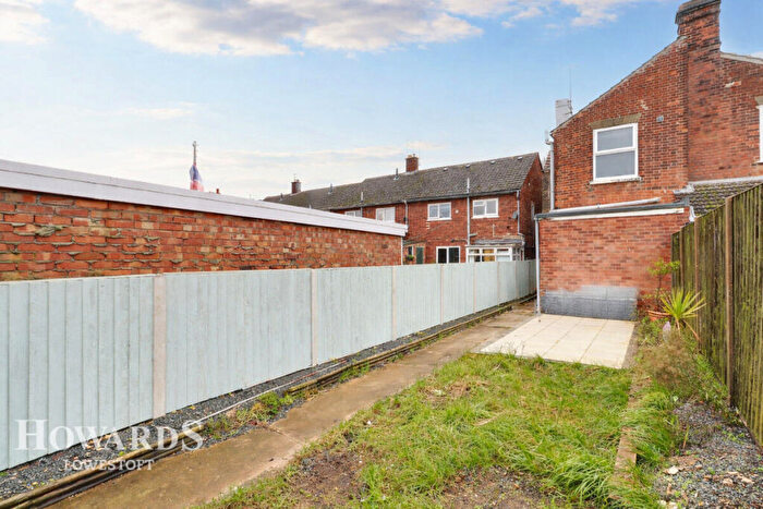 3 Bedroom End Of Terrace House For Sale In Ipswich Road, Lowestoft, NR32