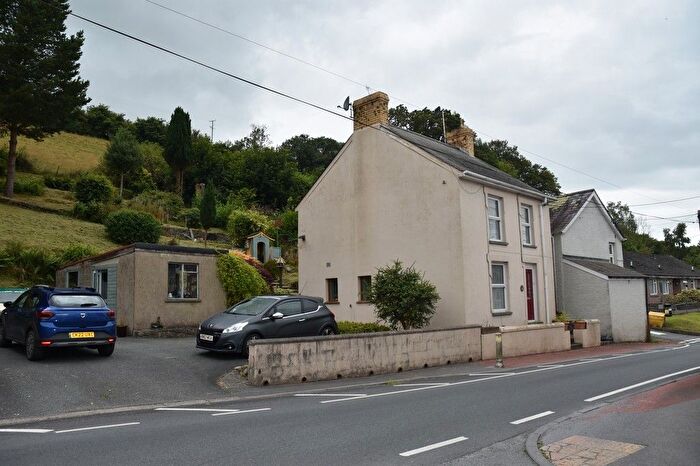 2 Bedroom Detached House For Sale In Aberarad, Newcastle Emlyn, SA38