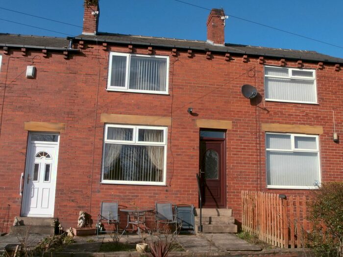 2 Bedroom Town House To Rent In Jason Terrace, Birstall, Batley, WF17