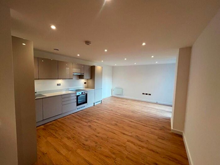 2 Bedroom Flat To Rent In Thackeray Lane, Godalming, GU7