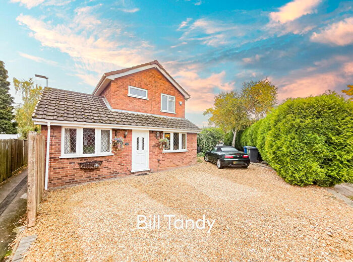 3 Bedroom Detached House For Sale In Sycamore, Wilnecote, Tamworth, B77
