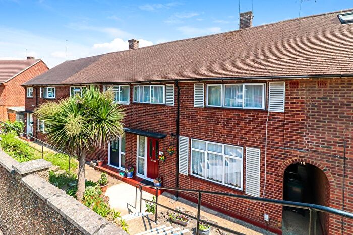 3 Bedroom Terraced House For Sale In Longcliffe Path, Watford, WD19