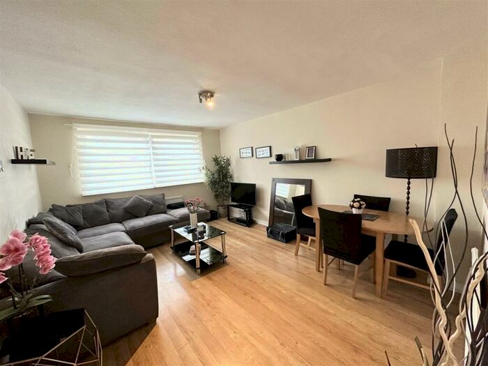 2 Bedroom Maisonette To Rent In Dodsley Place, Montagu Road, N9