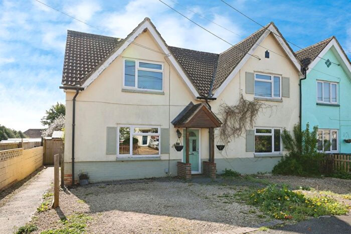 5 Bedroom End Of Terrace House For Sale In Pigott Close, Netheravon, Salisbury, SP4