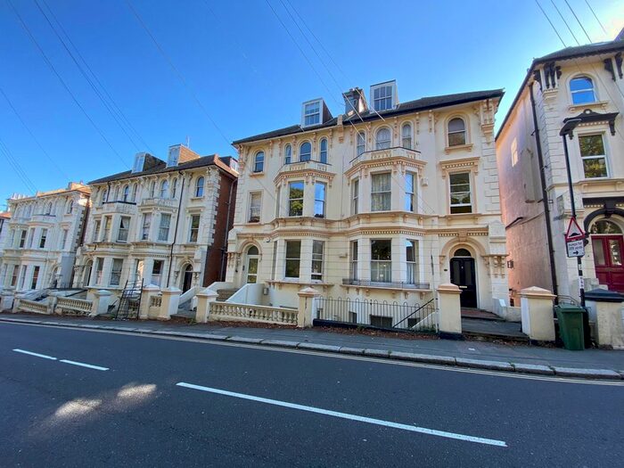 2 Bedroom Flat To Rent In Cornwallis Gardens, Hastings, TN34
