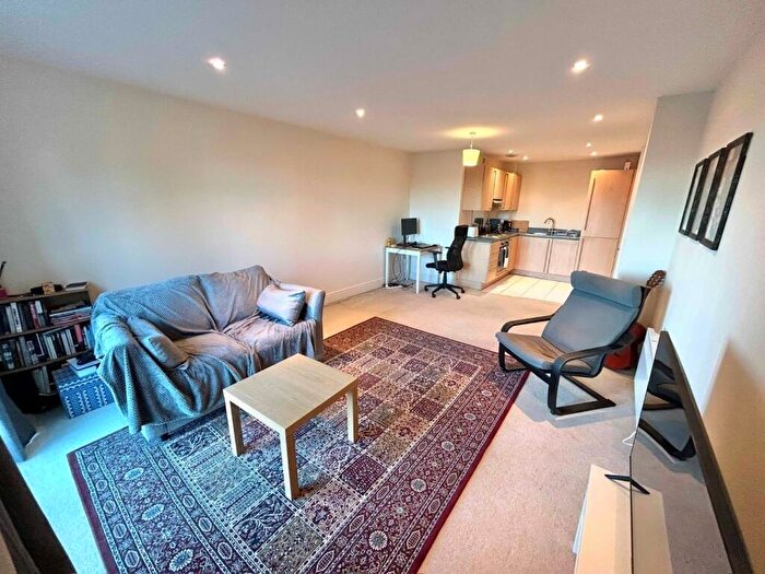 1 Bedroom Flat To Rent In Greenbanks, Woodthorpe Drive, Woodthorpe, Nottingham, NG5