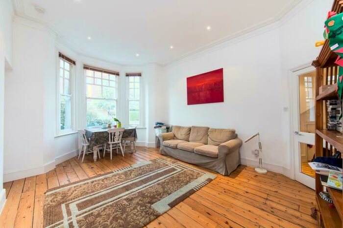 2 Bedroom Flat To Rent In Southwood Avenue, Highgate, N6