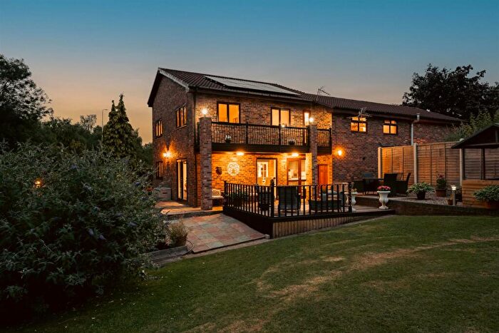 5 Bedroom Detached House For Sale In Versatile & Detached Home W/ Bedrooms Set On A Large Plot, CW7