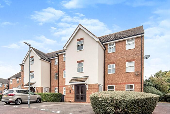 2 Bedroom Flat To Rent In Honeysuckle Close, SG18