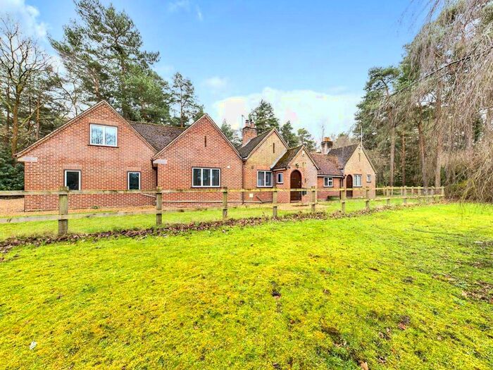 4 Bedroom Detached House To Rent In Soke Road, Silchester, Berkshire, RG7