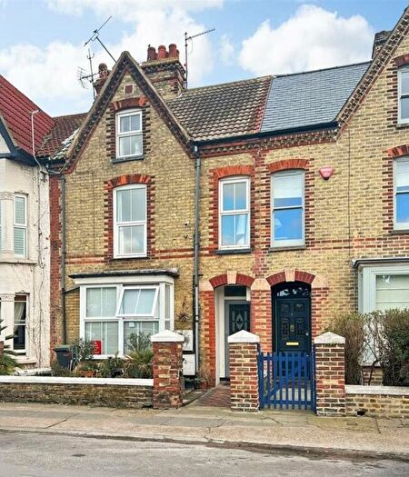 2 Bedroom Flat To Rent In Westgate Terrace, Whitstable, CT5