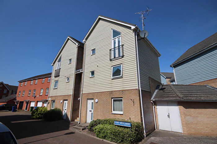 2 Bedroom Flat For Sale In Fire Opal Way, Sittingbourne, ME10