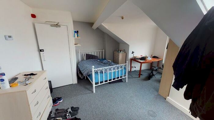 1 Bedroom Flat To Rent In The Crescent, Hyde Park, Leeds, LS6