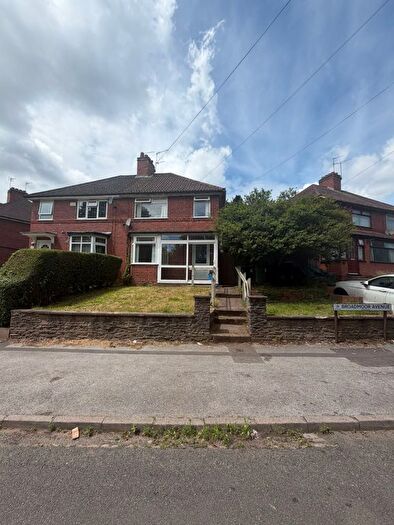 3 Bedroom Semi-Detached House For Sale In Broadmoor Avenue, Smethwick, Birmingham, B67