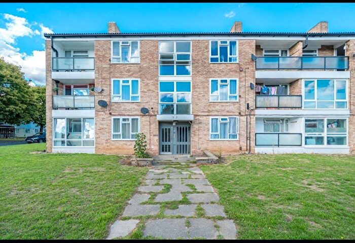 2 Bedroom Flat To Rent In Barchester Road, Langley, SL3