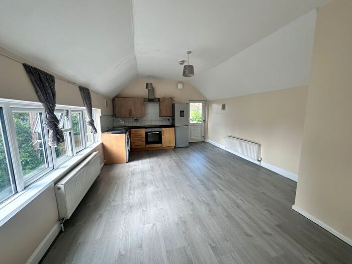 2 Bedroom Property To Rent In Rose Hill, Oxford, OX4