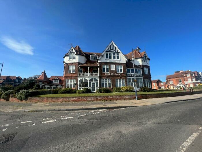 2 Bedroom Apartment To Rent In Wolsey Gardens, Felixstowe, IP11