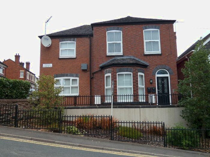 2 Bedroom Flat To Rent In Holly Gardens, Penkull, Stoke On Trent, ST4