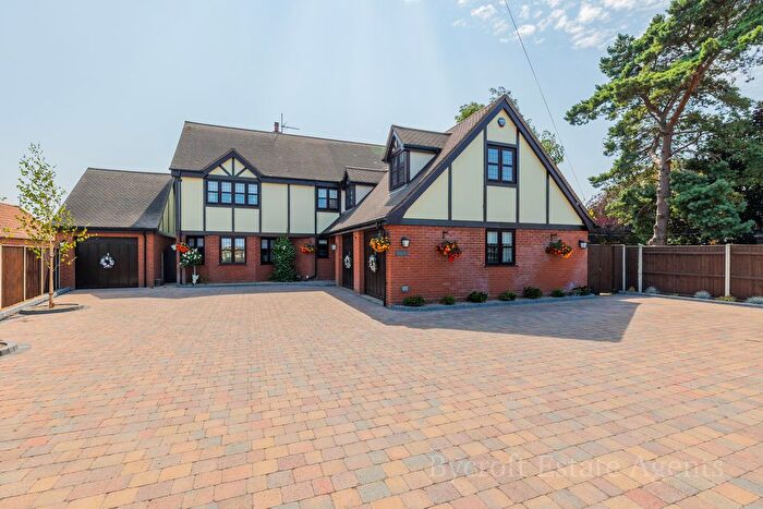 6 Bedroom Detached House For Sale In Blundeston Road, Corton, Lowestoft, NR32