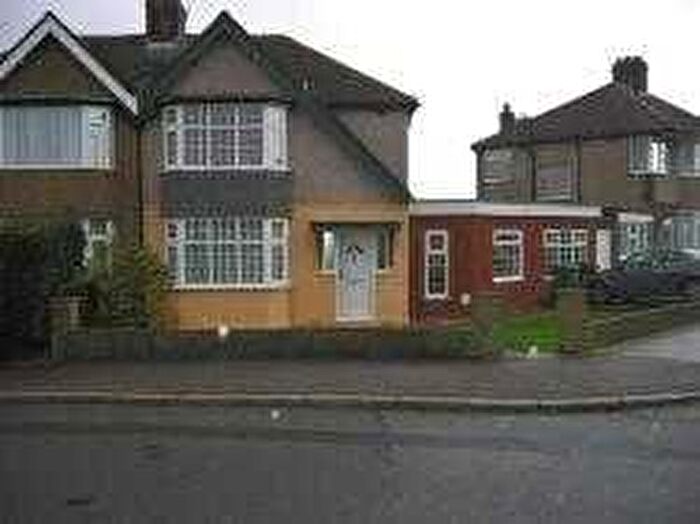 4 Bedroom Semi Detached House To Rent In Walton Avenue, Harrow, HA2