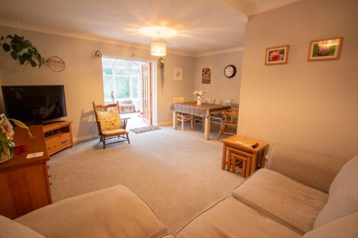 3 Bedroom Semi-Detached House For Sale In York Crescent, Feniton, EX14