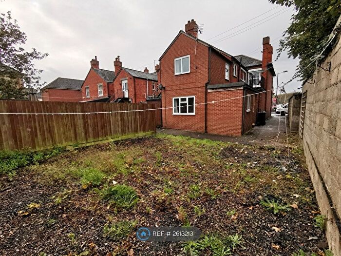 2 Bedroom Flat To Rent In Bath Road, Melksham, SN12