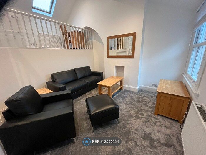 3 Bedroom Maisonette To Rent In Sedlescombe Road, London, SW6