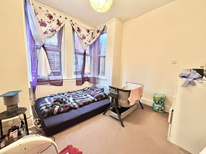 2 Bedroom Apartment To Rent In Tremona Road, Southampton, SO16