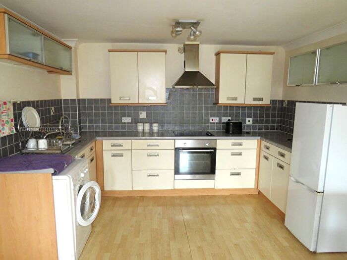 2 Bedroom Flat To Rent In St. Giles Close, Heston, Hounslow, TW5