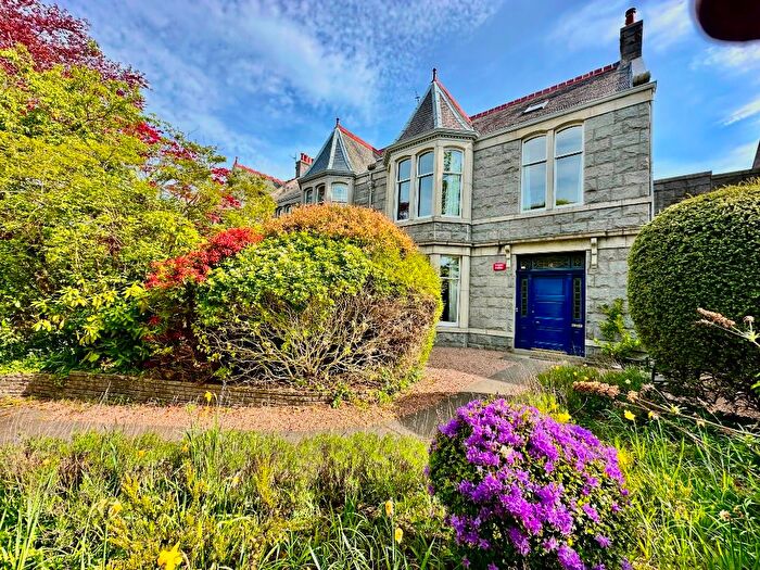 6 Bedroom Semi Detached House To Rent In Bayview Road, West End, Aberdeen, AB15
