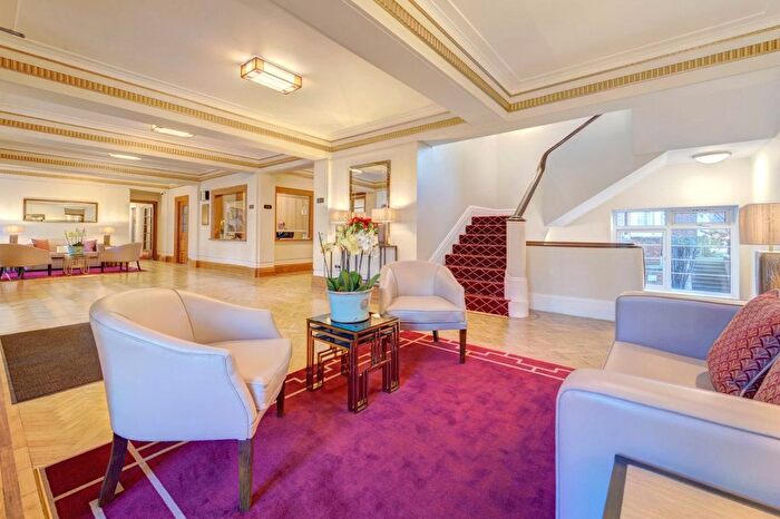2 Bedroom Flat For Sale In Chatsworth Court, Pembroke Road, London, W8