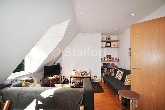 1 Bedroom Flat To Rent In Hartham Road, London, N7